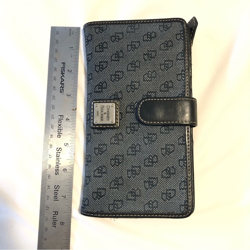 Dooney and Bourke wallet